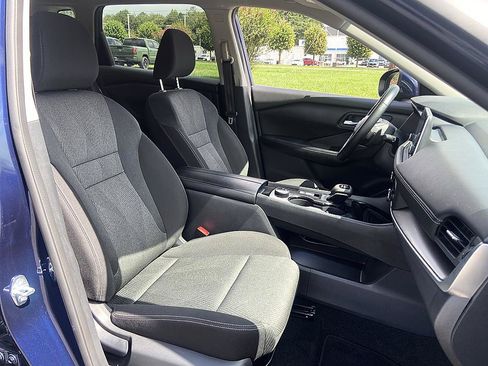 Certified 2025 Nissan Rogue SV AWD/4WD image 16