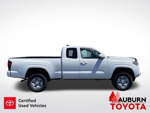 Certified 2021 Toyota Tacoma SR w/ SR Convenience Package AWD/4WD image 9