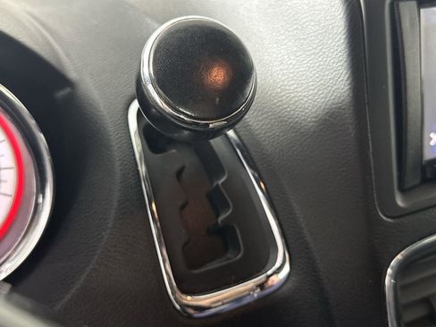 Used 2019 Dodge Grand Caravan SXT w/ Rear Park Assist Package FWD image 20