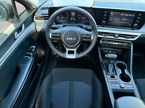 Used 2022 Kia K5 LXS FWD image 16