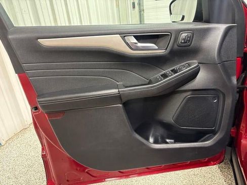 Used 2022 Ford Escape SEL w/ Technology Package AWD/4WD image 13