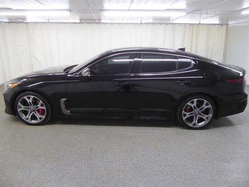 Used 2020 Kia Stinger GT2 image 4