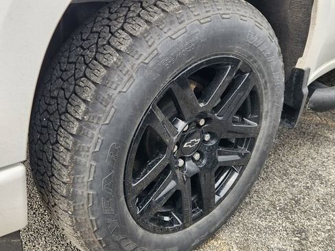 Used 2024 Chevrolet Silverado 1500 Custom image 10