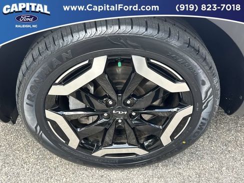 Used 2025 Kia Telluride S FWD image 13