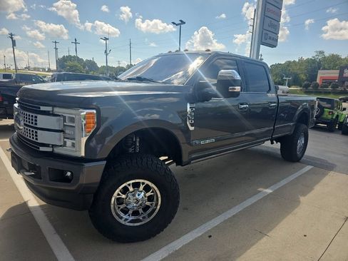 Used 2017 Ford F350 Platinum w/ FX4 Off-Road Package AWD/4WD image 2