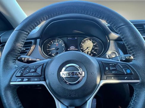 Used 2019 Nissan Rogue SL w/ Premium Package image 12