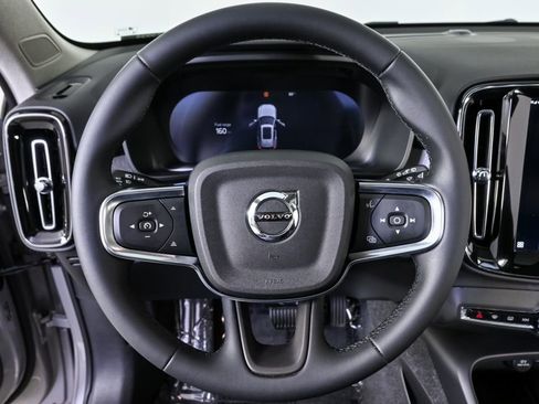 Certified 2025 Volvo XC40 B5 Plus image 10