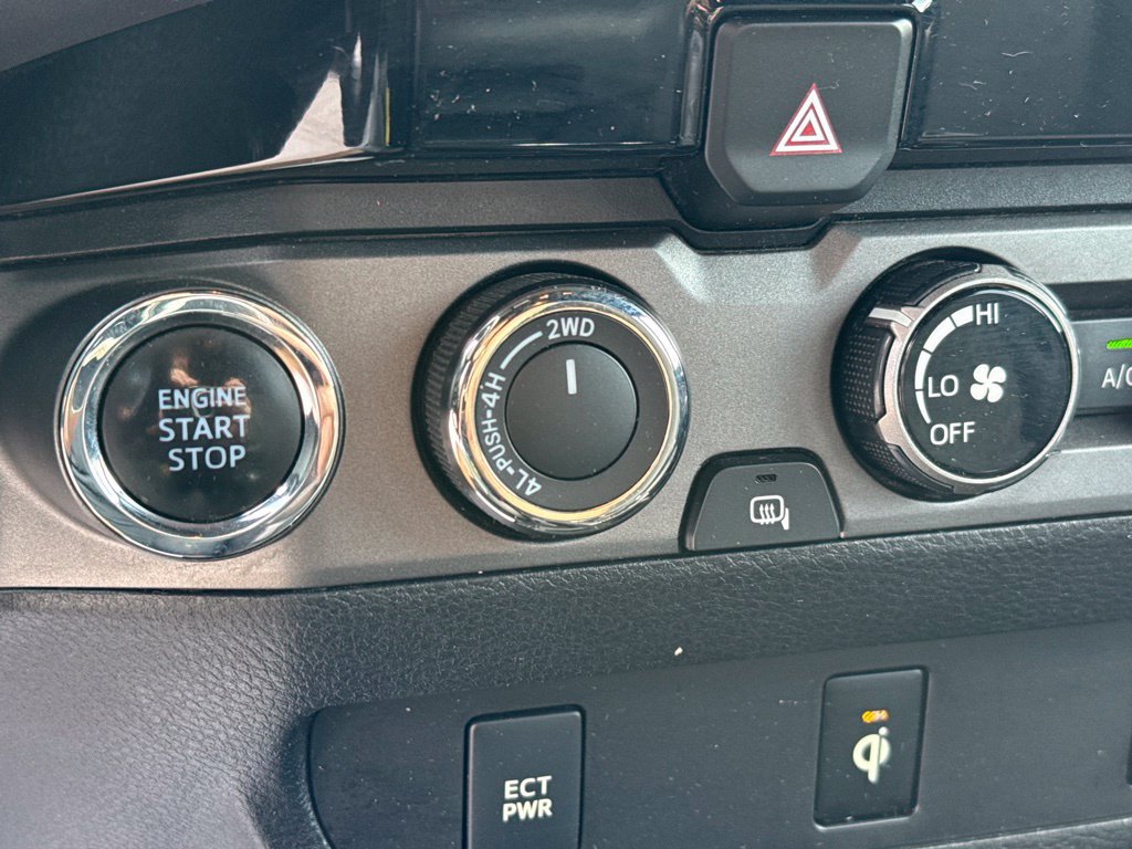 Used 2016 Toyota Tacoma TRD Sport w/ Towing Package AWD/4WD image 24
