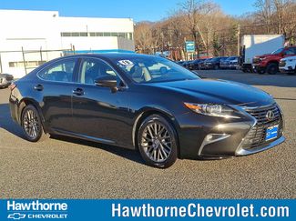 Used 2018 Lexus ES 350 w/ Ultra Luxury Package video 1