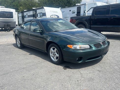 Used 2001 Pontiac Grand Prix SE image 2