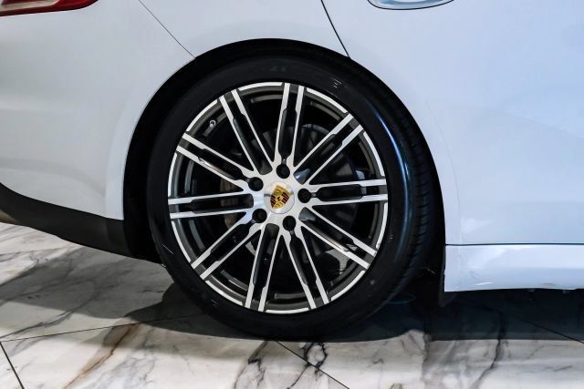 Used 2016 Porsche Panamera S w/ Premium Package Plus RWD image 57