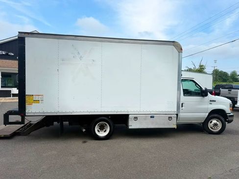 Used 2013 Ford E-350 and Econoline 350 Super Duty w/ PWR Locks & Windows Group RWD image 10