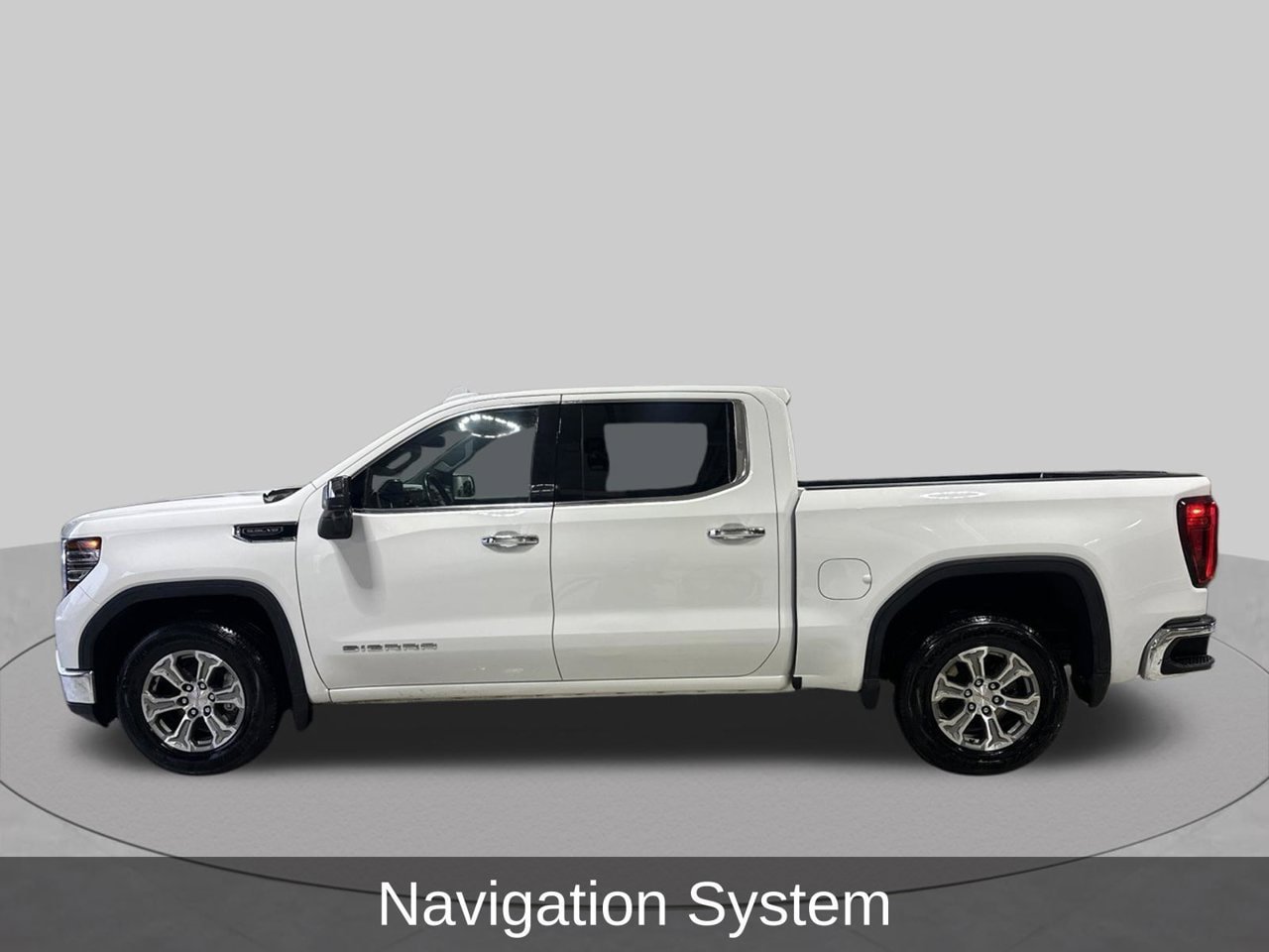 Used 2025 GMC Sierra 1500 SLT RWD image 2