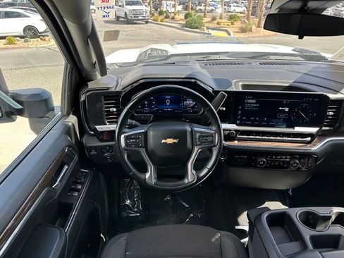 Used 2024 Chevrolet Silverado 2500 LT AWD/4WD image 25