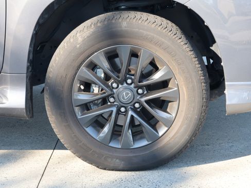 Certified 2023 Lexus GX 460 Premium w/ Premium Package AWD/4WD image 11