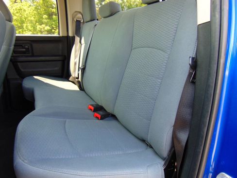 Used 2017 RAM 1500 Express w/ Express Value Package AWD/4WD image 11
