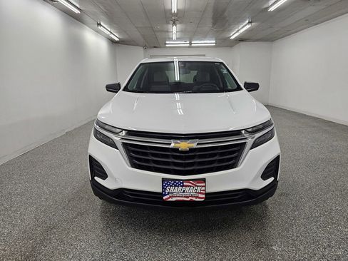 Used 2024 Chevrolet Equinox LS w/ LS Convenience Package image 2