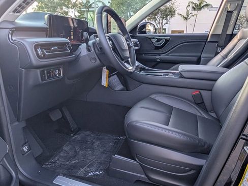 New 2026 Lincoln Aviator 2WD w/ Jet Appearance Package image 12