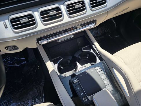 Used 2026 Mercedes-Benz GLS 450 4MATIC image 35
