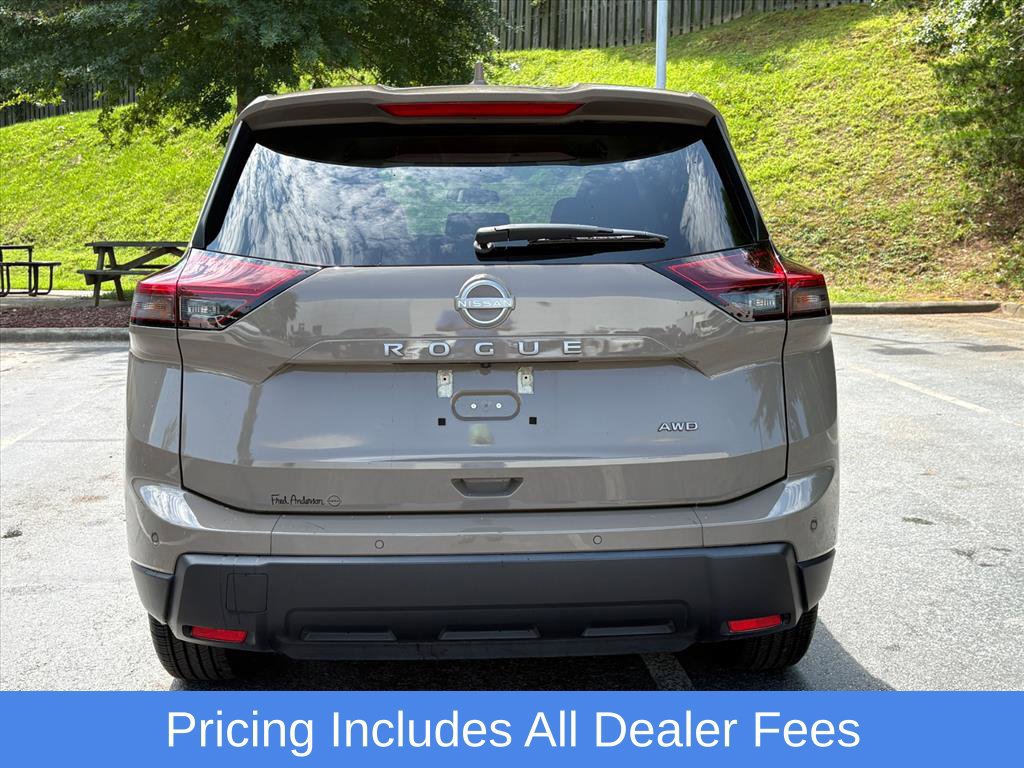 Used 2025 Nissan Rogue SV AWD/4WD image 7