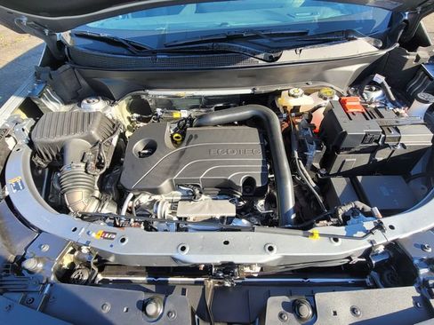 New 2026 Chevrolet Equinox LT w/ Convenience Package II FWD image 17