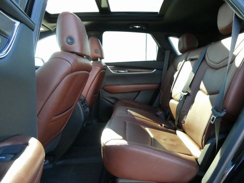 Used 2020 Cadillac XT5 Premium Luxury image 16