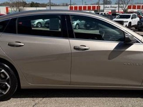 Used 2024 Chevrolet Malibu LT FWD image 6