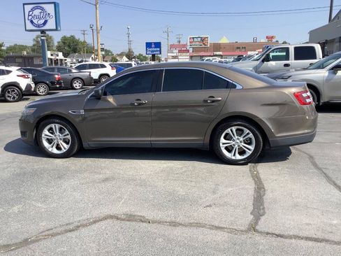 Used 2016 Ford Taurus SE FWD image 17