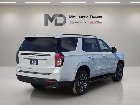 Certified 2022 Chevrolet Tahoe Z71 w/ Luxury Package image 5