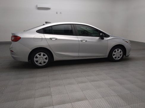 Used 2017 Chevrolet Cruze LS FWD image 10