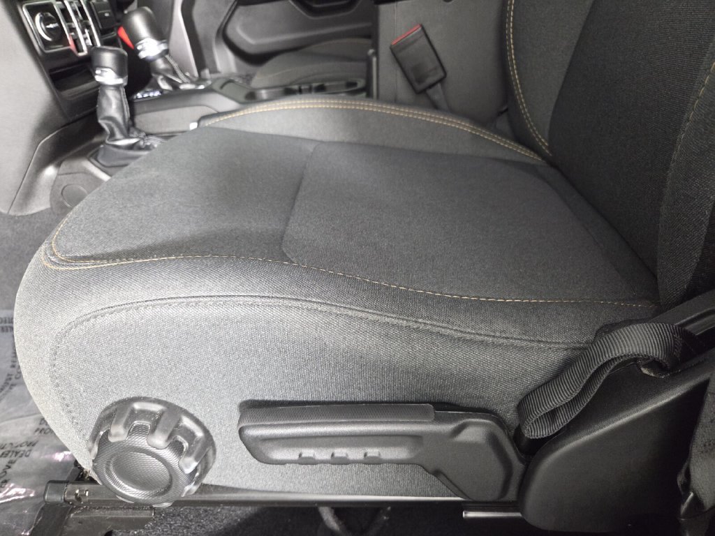 Used 2026 Jeep Wrangler Unlimited Sahara AWD/4WD image 10
