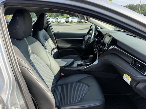 Used 2023 Toyota Camry SE FWD image 14