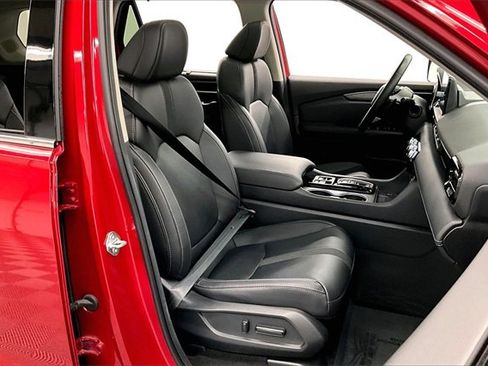 Used 2024 Honda Pilot Touring image 7