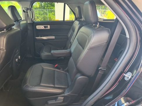 Used 2023 Ford Explorer Limited w/ Limited Technology Package AWD/4WD image 30