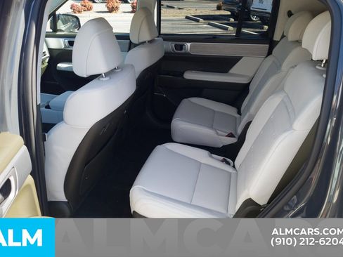 Used 2025 Hyundai Santa Fe Calligraphy image 18