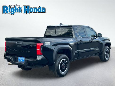 Used 2024 Toyota Tacoma TRD Off-Road w/ TRD Off Road Premium Package AWD/4WD image 5