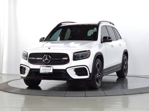 Used 2024 Mercedes-Benz GLB 250 4MATIC image 4