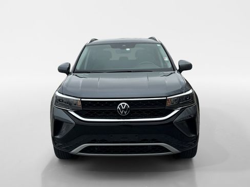 Used 2024 Volkswagen Taos SE image 17