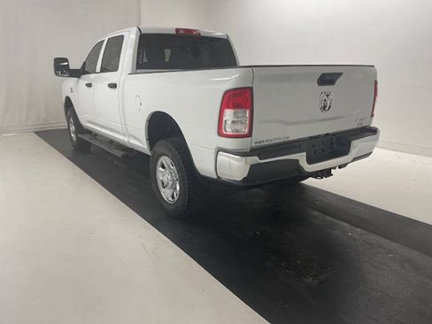 Used 2023 RAM 2500 Tradesman w/ Chrome Appearance Group AWD/4WD image 7
