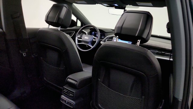 Used 2025 Audi Q4 e-tron Premium w/ Convenience Package AWD/4WD image 44