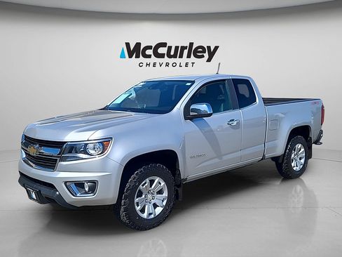 Used 2016 Chevrolet Colorado LT w/ Luxury Package, Chrome AWD/4WD image 2