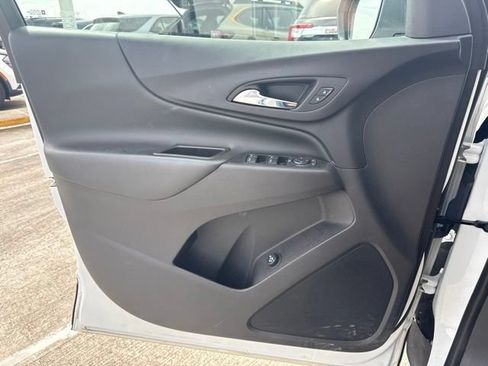 Used 2024 Chevrolet Equinox LT FWD image 12