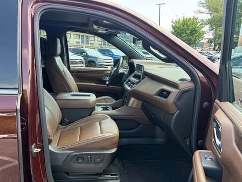 Used 2022 Chevrolet Suburban High Country AWD/4WD image 24