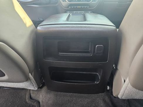 Used 2015 GMC Sierra 2500 Denali w/ Duramax Plus Package AWD/4WD image 21