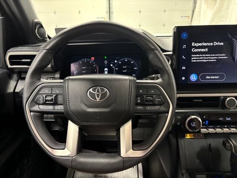 Used 2026 Toyota 4Runner Limited AWD/4WD image 18