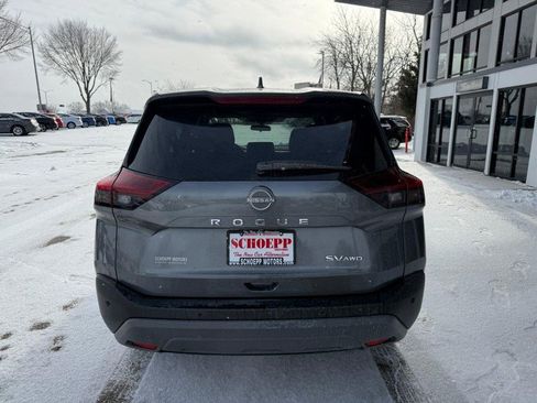 Used 2022 Nissan Rogue SV image 5