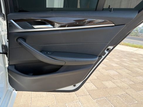 Used 2018 BMW 540i RWD image 23