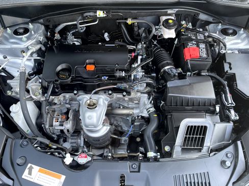 Used 2025 Honda HR-V LX image 8