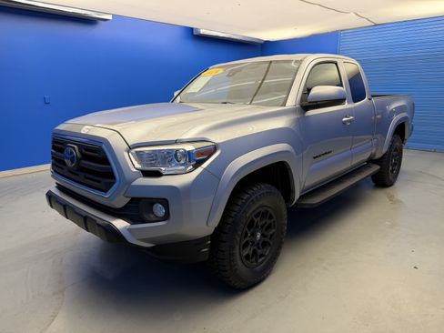 Used 2019 Toyota Tacoma SR5 AWD/4WD image 4