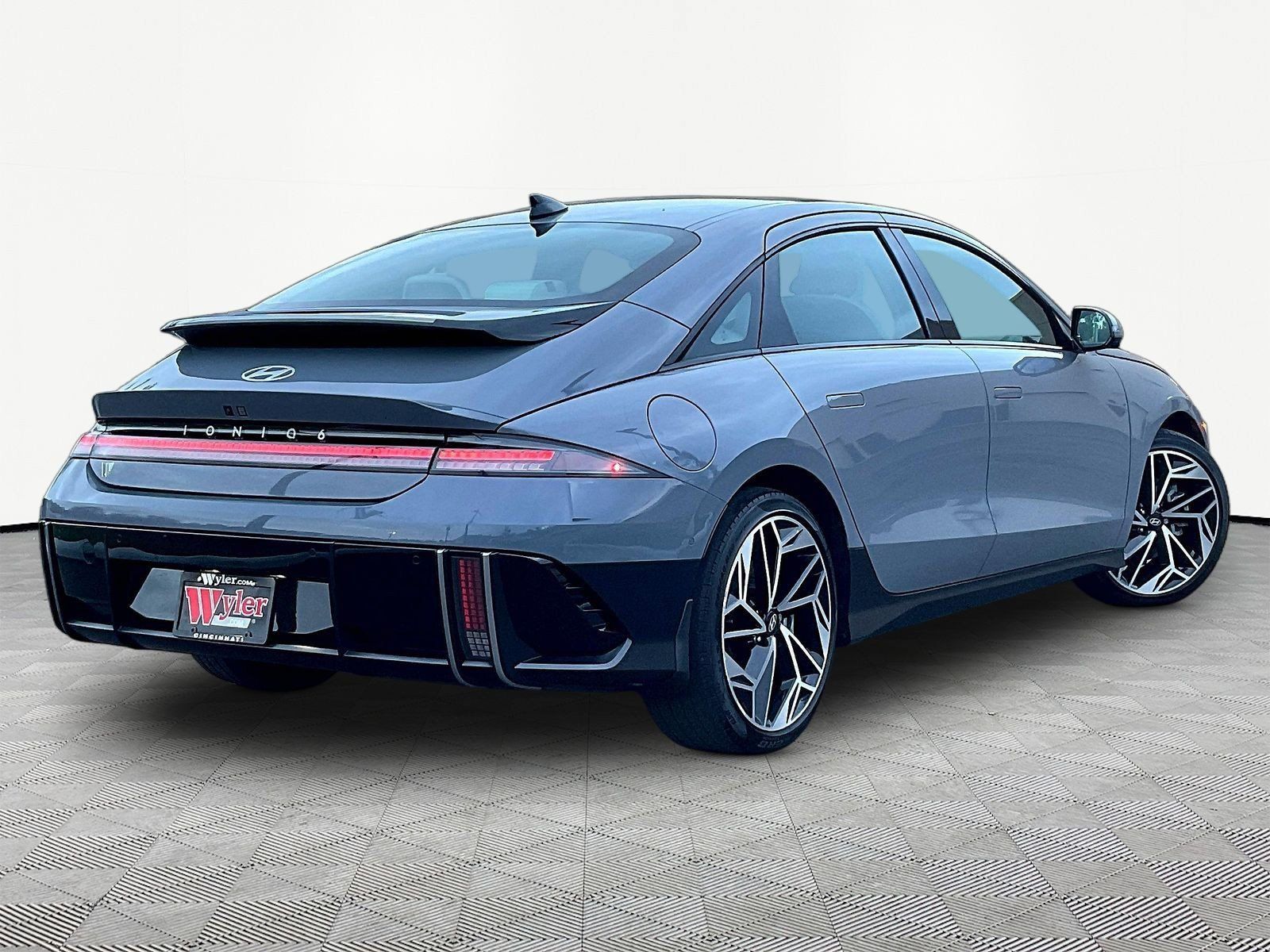 Used 2024 Hyundai Ioniq 6 Limited AWD/4WD image 6